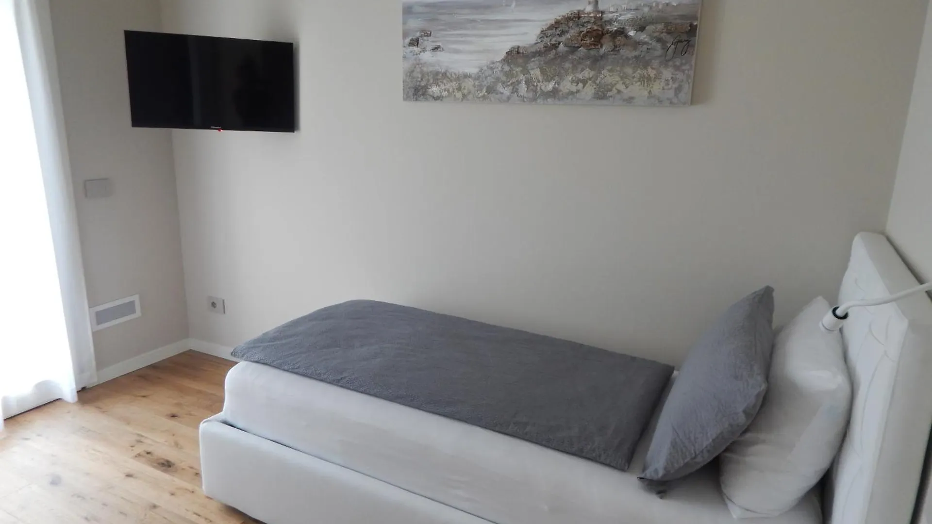 Lago Dorato Roxy Apartament Colico