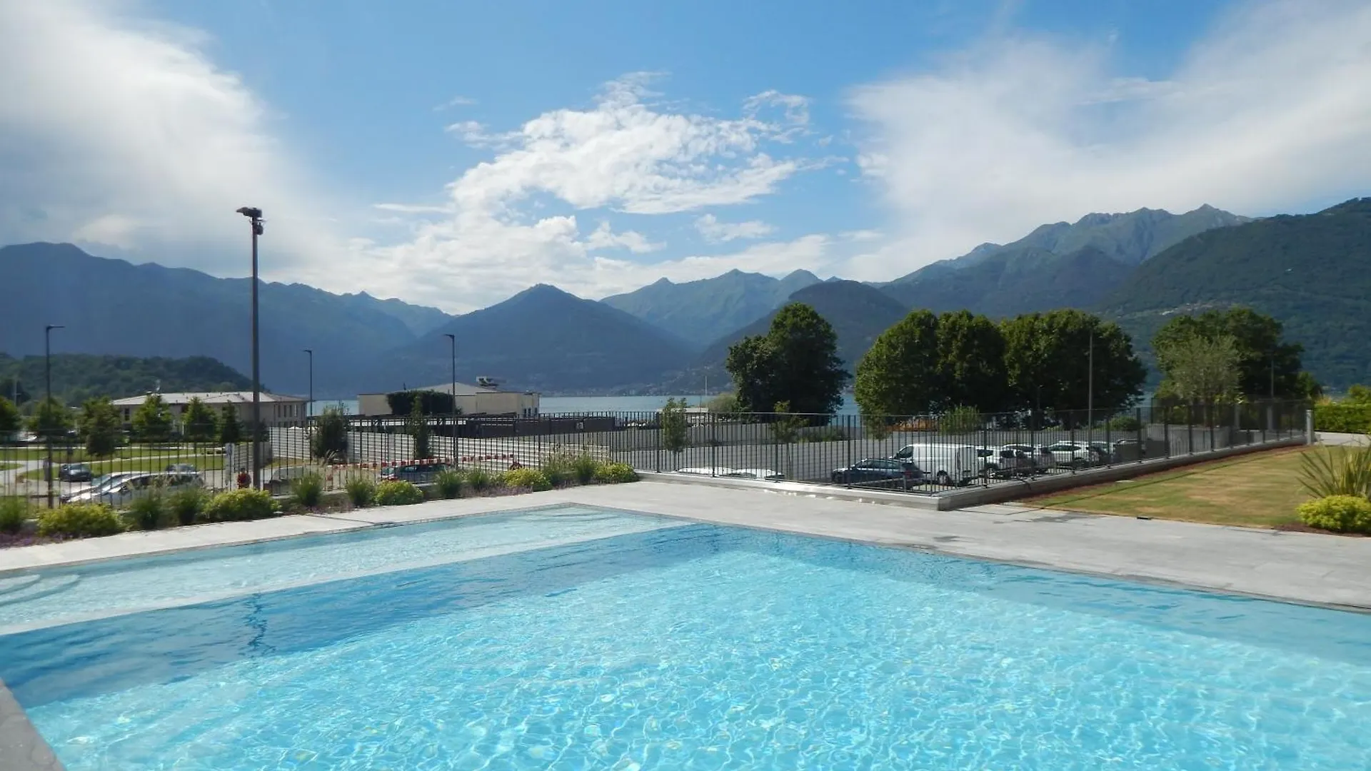 Apartment Lago Dorato Roxy Apartament Colico