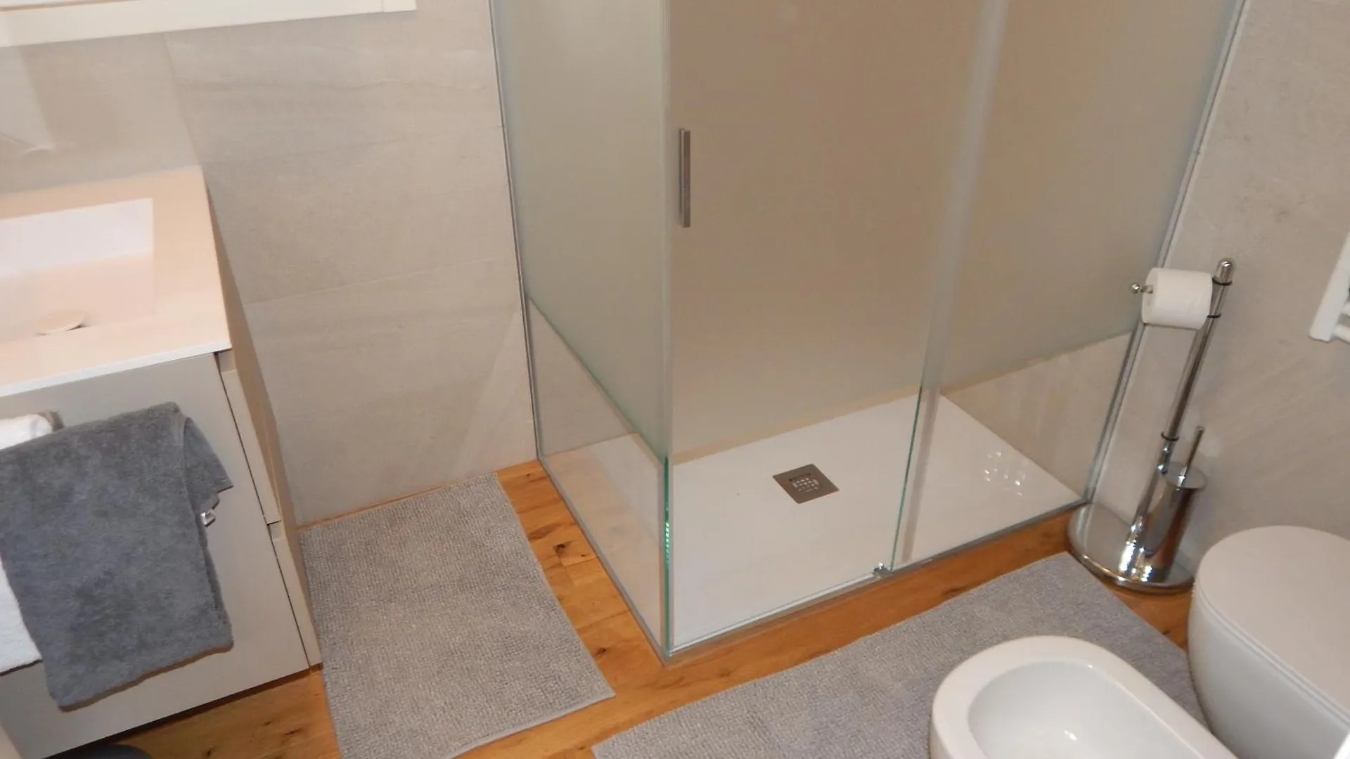 Lago Dorato Roxy Apartament Colico 0*,  Italien